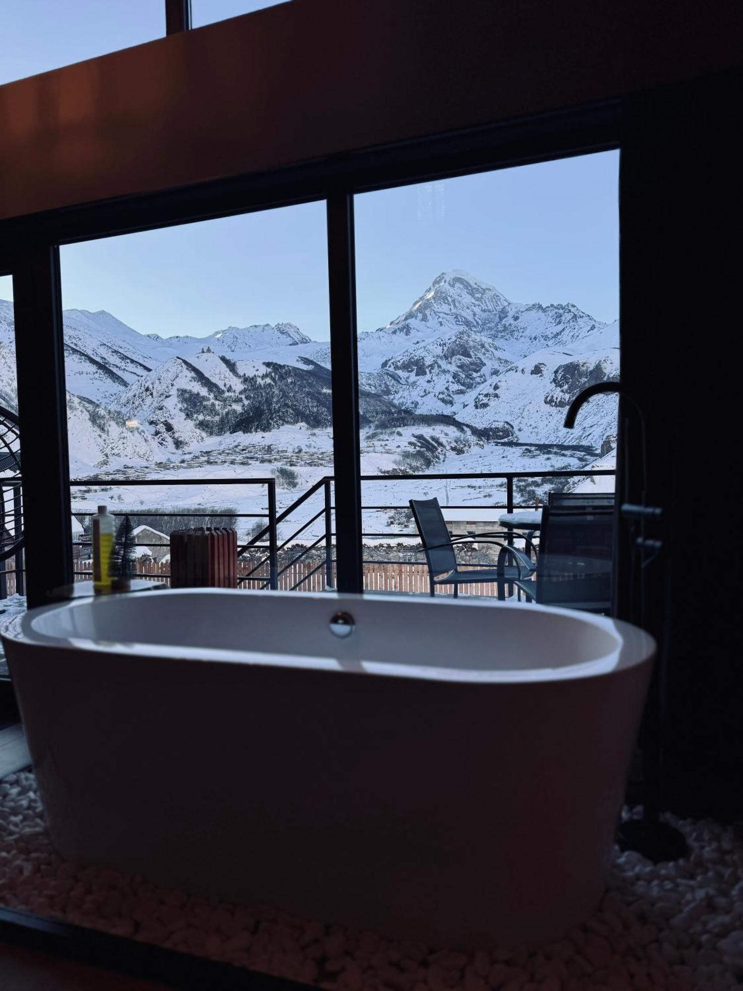 Villa Kazbegi Story Esterno foto